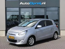 Grijs, metallic lak Gebruikt 2015 Mitsubishi Space Star Hatchback | € 5.995 (Eerlijke prijs)