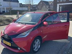 Rood Gebruikt 2015 Toyota Aygo Hatchback | € 7.800 (Eerlijke prijs)