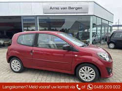 Rood, metallic lak Gebruikt 2011 Renault Twingo Initiale Hatchback | € 2.450 (Goede deal)