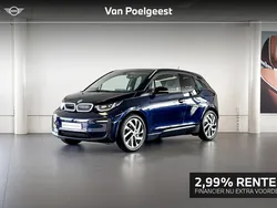 Imperialblau met accent frozen grey metallic (blauw metallic) Gebruikt 2022 BMW i3 Comfort Edition Hatchback | € 25.900 (Eerlijke prijs)