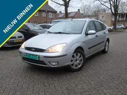 Grijs Gebruikt 2004 Ford Focus Futura Hatchback | € 995 (Eerlijke prijs)