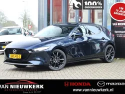 Deep chrysthal blue (blauw mica) Gebruikt 2024 Mazda 3 Exclusive-Line Hatchback | € 34.900 (Duur)