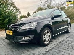 Zwart Gebruikt 2011 VW Polo Comfortline Hatchback | € 4.269 (Eerlijke prijs)