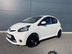 Wit Gebruikt 2013 Toyota Aygo Cool Hatchback | € 4.799 (Eerlijke prijs)