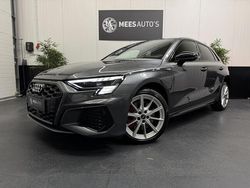 Grijs Gebruikt 2022 Audi A3 Sportback Competition Hatchback | € 27.950 (Super prijs)