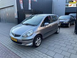 Grijs Gebruikt 2007 Honda Jazz LS Hatchback | € 1.999 (Goede deal)