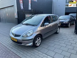 Grijs Gebruikt 2007 Honda Jazz LS Hatchback | € 1.999 (Goede deal)