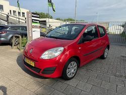Rood Gebruikt 2008 Renault Twingo Authentique Hatchback | € 1.350 (Goede deal)