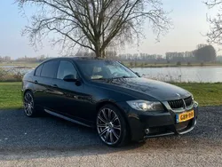 Groen Gebruikt 2007 BMW 330 Sedan | € 15.000
