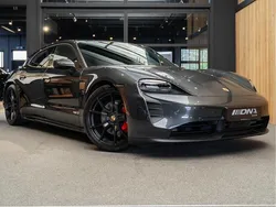 Grijs, metallic lak Gebruikt 2023 Porsche Taycan Performance Package Sedan | € 99.995