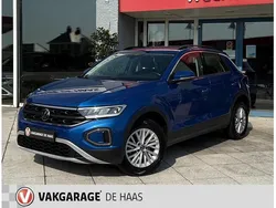 Blauw Gebruikt 2023 VW T-Roc Business SUV | € 28.950 (Goede deal)