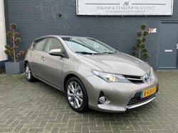 Bruin Gebruikt 2013 Toyota Auris Hatchback | € 14.950 (Eerlijke prijs)