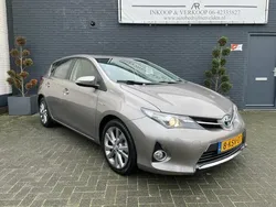 Bruin Gebruikt 2013 Toyota Auris Hatchback | € 14.950 (Eerlijke prijs)