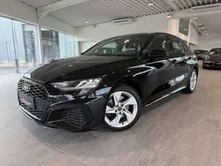 Zwart Gebruikt 2021 Audi A3 Sportback S-Line Stationwagen | € 24.995