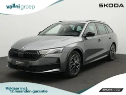 Grijs, metallic lak Gebruikt 2024 Skoda Octavia Business Line Stationwagen | € 38.900