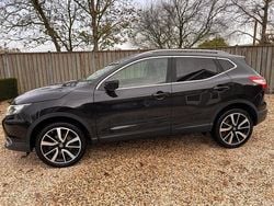 Zwart Gebruikt 2015 Nissan Qashqai Tekna SUV | € 7.850 (Goede deal)