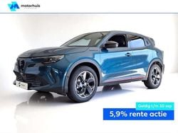 Blauw, metallic lak Gebruikt 2024 Alfa Romeo Junior Edizione Speciale SUV | € 31.420 (Super prijs)