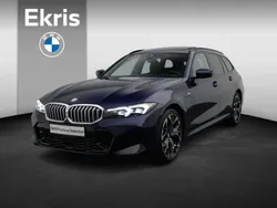 Blauw, metallic lak Gebruikt 2024 BMW 330e M Sport Stationwagen | € 61.695