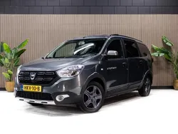 Grijs Gebruikt 2018 Dacia Lodgy Celebration MPV | € 13.950