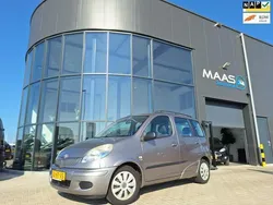 Grijs Gebruikt 2004 Toyota Yaris Verso Sol MPV | € 3.999 (Goede deal)