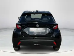 Zwart Nieuw 2025 Toyota Yaris Active Hatchback | € 28.256 (Eerlijke prijs)