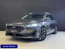Grijs, metallic lak Gebruikt 2022 Ford Focus Style Stationwagen | € 16.800 (Goede deal)
