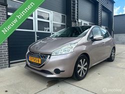 Grijs Gebruikt 2012 Peugeot 208 Hatchback | € 5.450 (Super prijs)