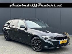 Zwart Gebruikt 2023 BMW 330 Stationwagen | € 38.950 (Eerlijke prijs)