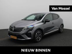 Grijs Gebruikt 2024 Renault Clio V Techno Hatchback | € 23.440 (Iets duurder)