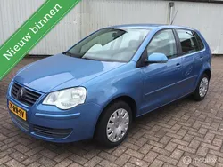 Blauw Gebruikt 2005 VW Polo Hatchback | € 2.400 (Goede deal)