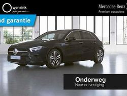 Zwart (metallic) Gebruikt 2022 Mercedes A180 Luxury Hatchback | € 27.850 (Goede deal)