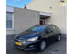 Zwart, metallic lak Gebruikt 2013 Opel Astra Business Stationwagen | € 6.350 (Eerlijke prijs)