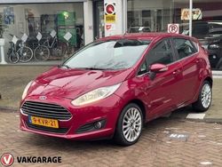 Rood Gebruikt 2013 Ford Fiesta Titanium Hatchback | € 6.750 (Iets duurder)