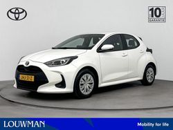Wit Gebruikt 2022 Toyota Yaris Hybrid Active Hatchback | € 20.945 (Eerlijke prijs)