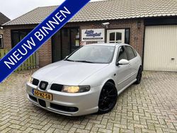 Grijs Gebruikt 2004 Seat Leon Hatchback | € 3.450 (Eerlijke prijs)
