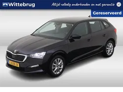 Zwart, metallic lak Gebruikt 2021 Skoda Scala Ambition Hatchback | € 16.450 (Eerlijke prijs)