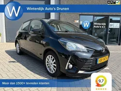 Zwart Gebruikt 2017 Toyota Yaris Hatchback | € 9.999 (Eerlijke prijs)