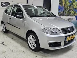 Grijs, metallic lak Gebruikt 2005 Fiat Punto Hatchback | € 1.750 (Eerlijke prijs)