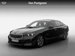 Zwart Nieuw 2025 BMW 530e Comfort Edition Sedan | € 85.825 (Eerlijke prijs)