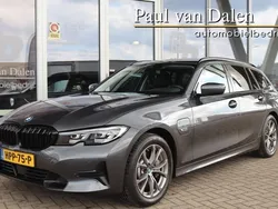 Grijs Gebruikt 2022 BMW 330e Shadowline Stationwagen | € 32.815 (Goede deal)