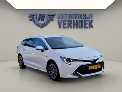 Wit Gebruikt 2021 Toyota Corolla Executive Stationwagen | € 24.900 (Eerlijke prijs)