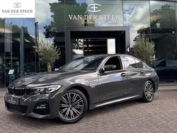 Grijs Gebruikt 2022 BMW 320 M Sport Sedan | € 36.750 (Eerlijke prijs)