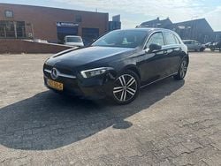 Zwart Gebruikt 2021 Mercedes A200 Hatchback | € 28.849 (Eerlijke prijs)