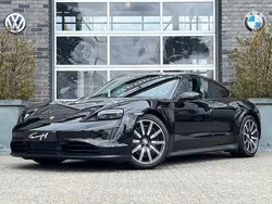 Zwart Gebruikt 2021 Porsche Taycan Performance Package Sedan | € 52.450 (Super prijs)