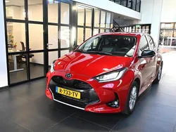 Formal red Gebruikt 2022 Mazda 2 Comfort Hatchback | € 23.950 (Eerlijke prijs)