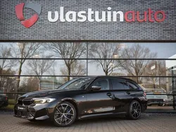 Zwart Gebruikt 2024 BMW 330 M Sport Stationwagen | € 49.950 (Eerlijke prijs)