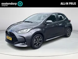 Grijs Gebruikt 2022 Toyota Yaris Hybrid Hatchback | € 21.950 (Eerlijke prijs)