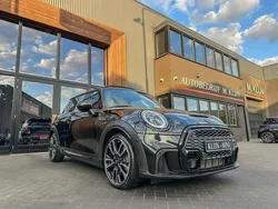 Zwart Gebruikt 2023 Mini John Cooper Works Hatchback | € 35.850 (Eerlijke prijs)