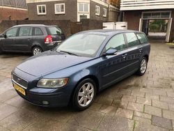 Blauw (metallic) Gebruikt 2006 Volvo V50 Stationwagen | € 699 (Super prijs)