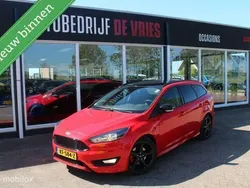 Rood Gebruikt 2016 Ford Focus Stationwagen | € 8.950 (Goede deal)